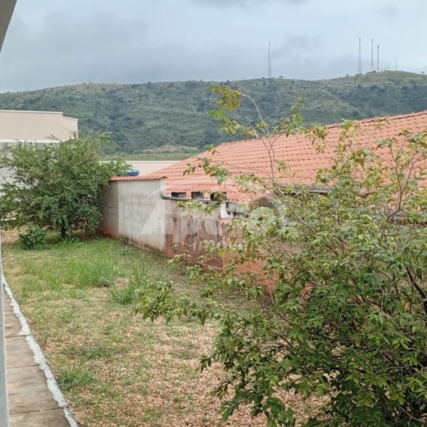 Luminarias, 4 Quartos Quartos, 1 Sala Salas,2 BanheirosBanheiros,Casa,Venda,1988